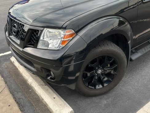 Used 2019 Nissan Frontier SV w/ Value Truck Package RWD image 3