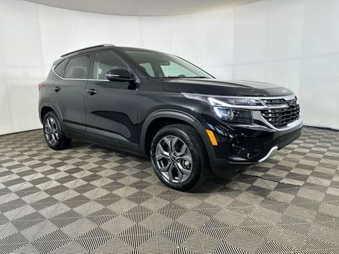 Used 2024 Kia Seltos S image 2