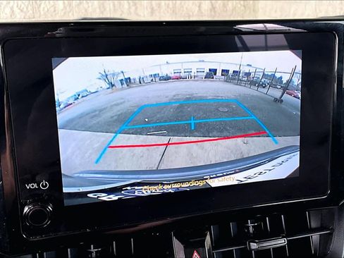 Used 2024 Toyota Corolla LE image 28