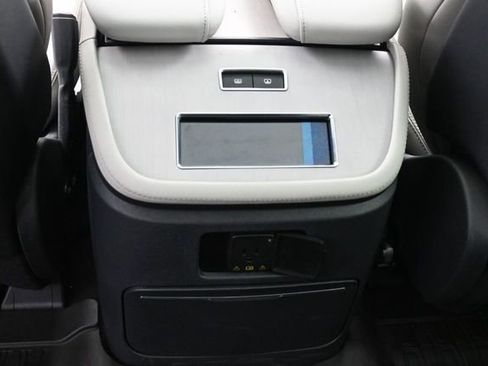 Certified 2025 Lincoln Navigator Reserve AWD/4WD image 25
