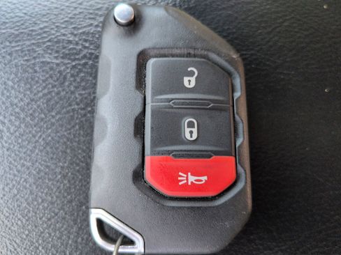 Used 2019 Jeep Wrangler Sport AWD/4WD image 27