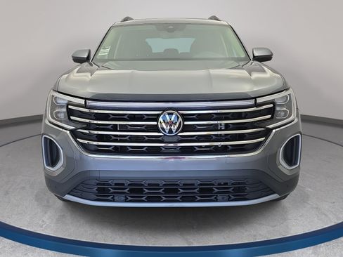 Certified 2024 Volkswagen Atlas SE w/ Panoramic Sunroof Package FWD image 2