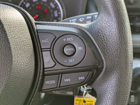 Used 2019 Toyota RAV4 LE image 16