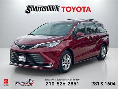 Certified 2023 Toyota Sienna Limited