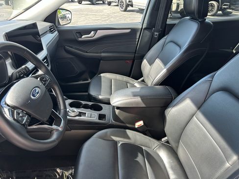 Used 2025 Ford Escape Platinum AWD/4WD image 9