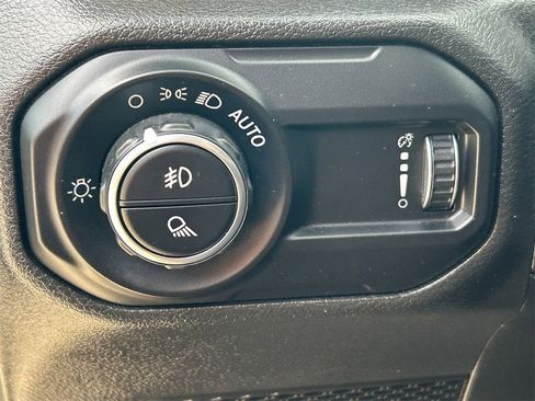 Used 2023 Jeep Gladiator Overland image 20