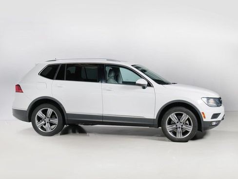 Used 2021 Volkswagen Tiguan SE AWD/4WD image 31
