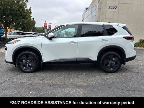 Certified 2026 Nissan Rogue SV w/ Cold Weather Package FWD image 9