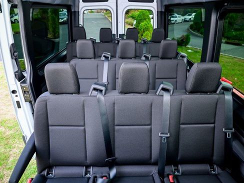 Used 2025 Mercedes-Benz Sprinter 2500 image 22