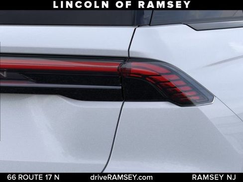 New 2026 Lincoln Nautilus Premier AWD/4WD image 22