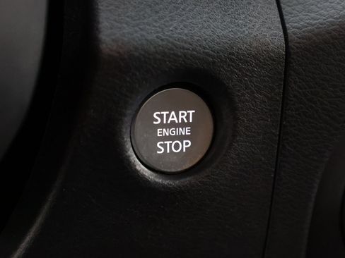 Used 2022 Nissan Frontier SV AWD/4WD image 18