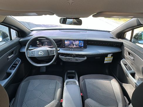 New 2026 Nissan Leaf w/ Floor Mat Package (S+) FWD image 10