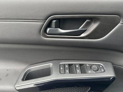 New 2025 Nissan Pathfinder SV w/ Cargo Package image 11