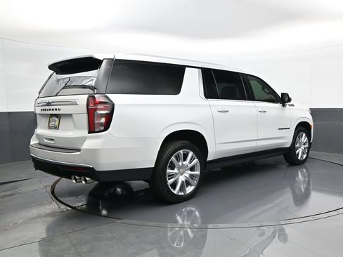 Used 2024 Chevrolet Suburban High Country AWD/4WD image 5