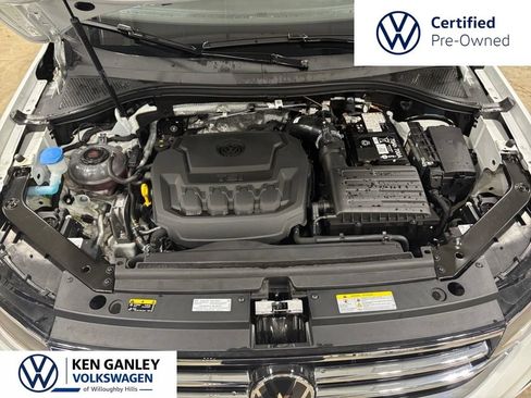 Certified 2024 Volkswagen Tiguan SE w/ Panoramic Sunroof Package AWD/4WD image 9