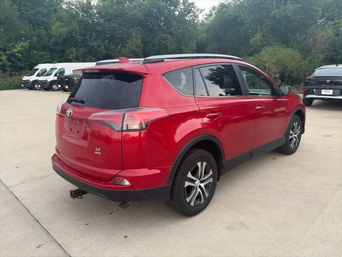 Used 2017 Toyota RAV4 LE w/ Carpet Mat Package AWD/4WD image 7