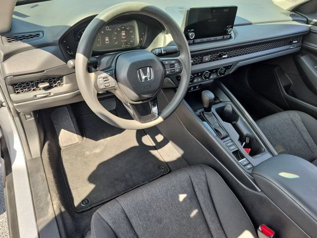 Used 2025 Honda Accord SE image 15
