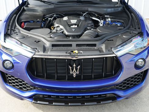 Used 2019 Maserati Levante image 7