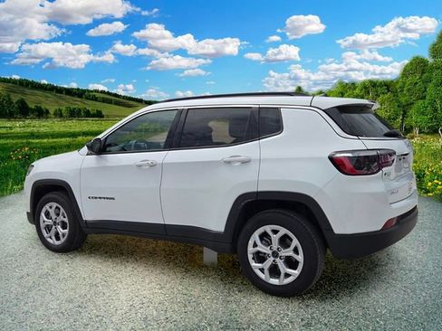 Certified 2025 Jeep Compass Latitude AWD/4WD image 4