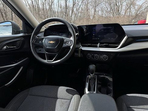 Used 2024 Chevrolet Trax LS w/ Driver Confidence Package image 7