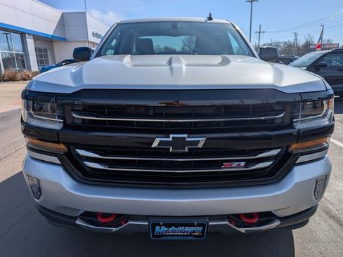 Used 2017 Chevrolet Silverado 1500 LT w/ Redline Edition image 8