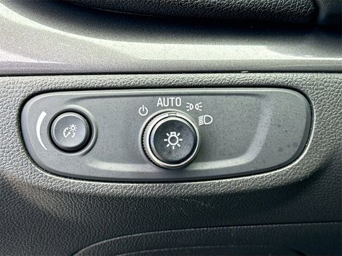 Used 2019 Buick Encore Preferred image 10