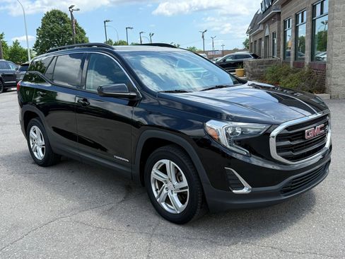 Used 2018 GMC Terrain SLE w/ Driver Convenience Package AWD/4WD image 3