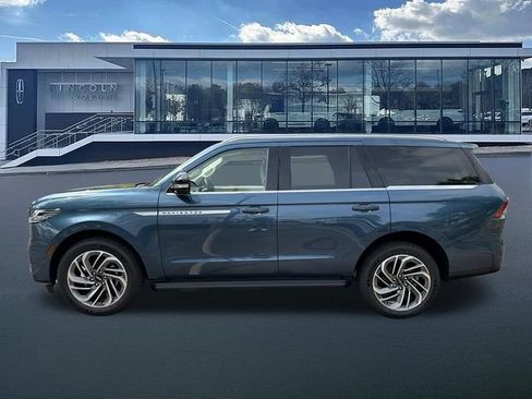 New 2027 Lincoln Navigator Premiere AWD/4WD image 5