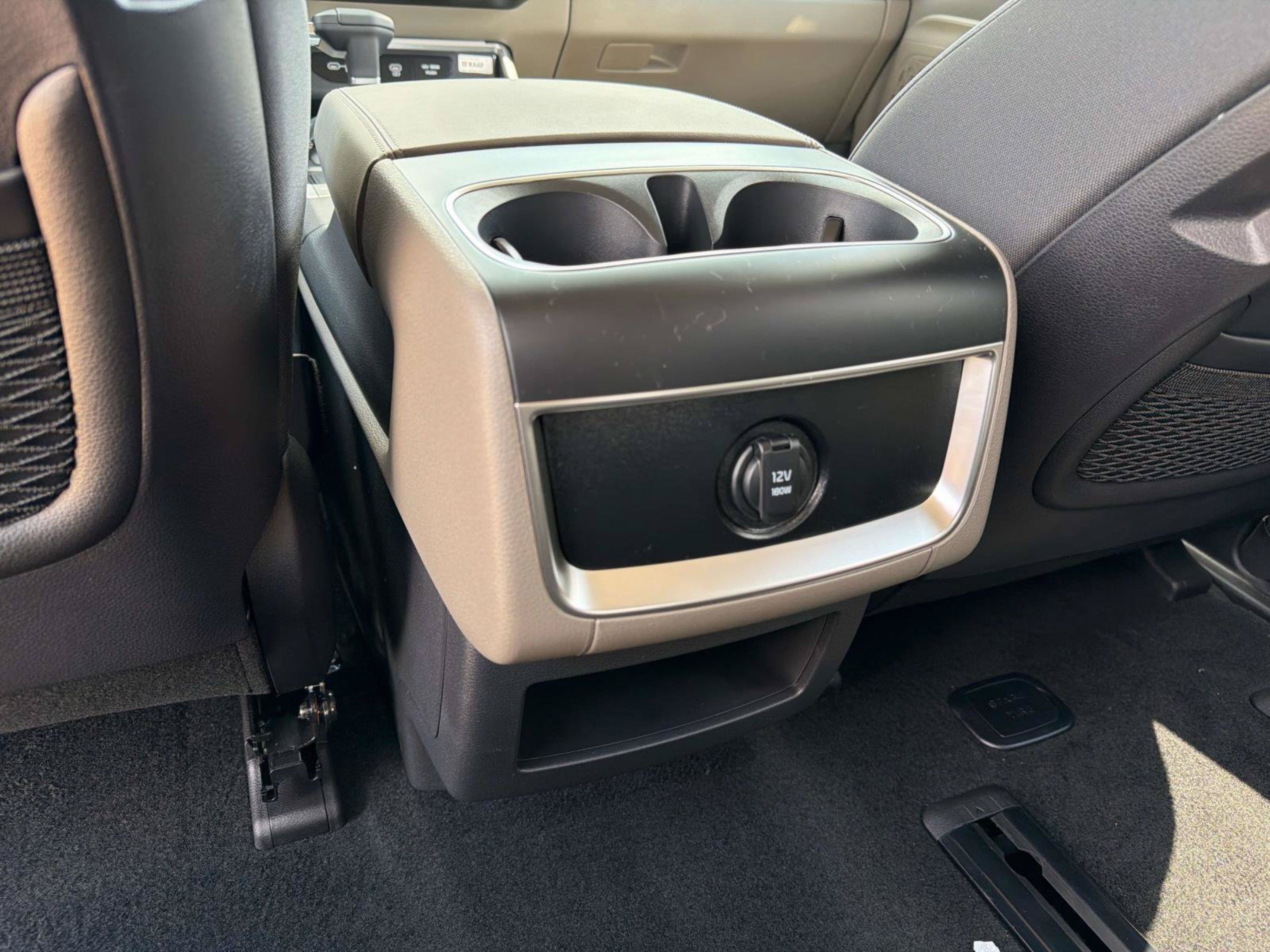 New 2027 Kia Carnival LX FWD image 14