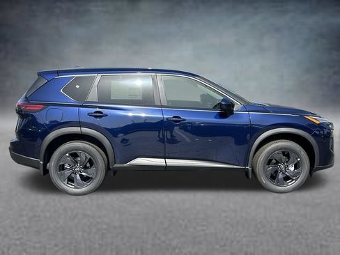Used 2026 Nissan Rogue SV FWD image 4