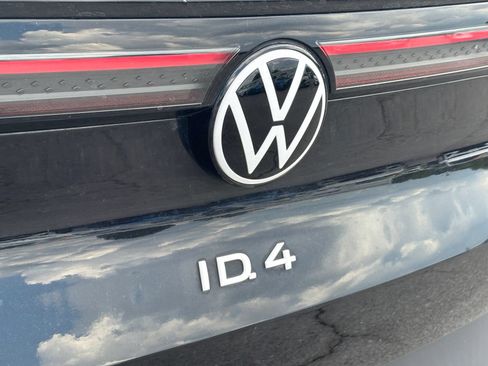 Used 2023 Volkswagen ID.4 Pro AWD/4WD image 12