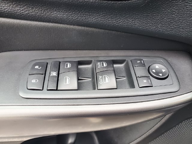 Used 2021 Jeep Cherokee Limited AWD/4WD image 17