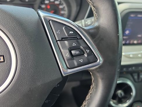 Used 2021 Chevrolet Camaro LT RWD image 17