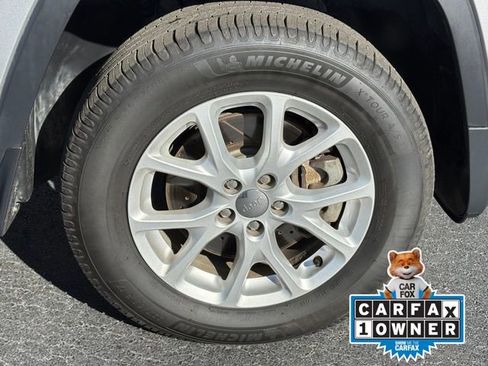 Used 2016 Jeep Cherokee Latitude w/ Comfort/Convenience Group image 29