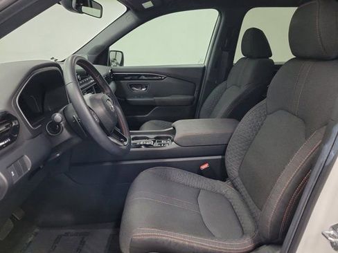 Certified 2025 Honda Pilot Sport image 21