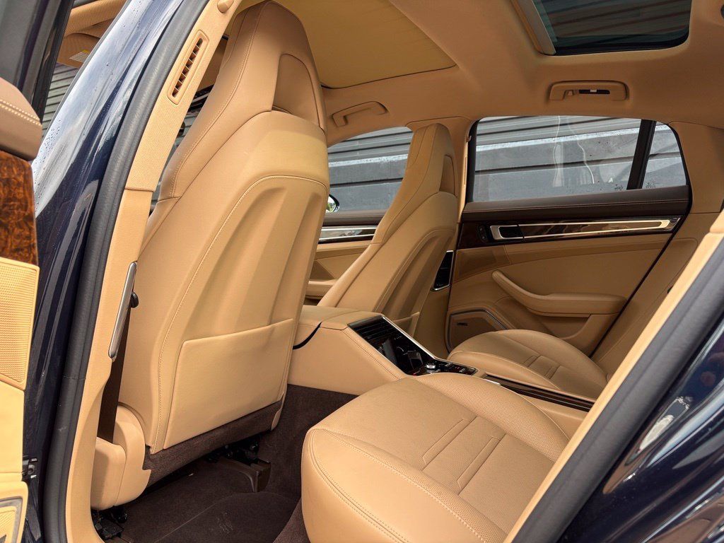 Certified 2023 Porsche Panamera 4S AWD/4WD image 19