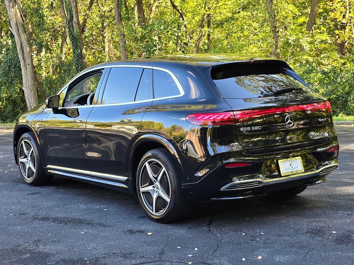 Used 2023 Mercedes-Benz EQS 580 4MATIC SUV image 4