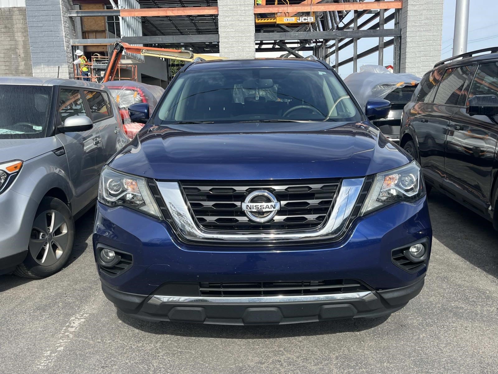 Used 2019 Nissan Pathfinder Platinum AWD/4WD image 1