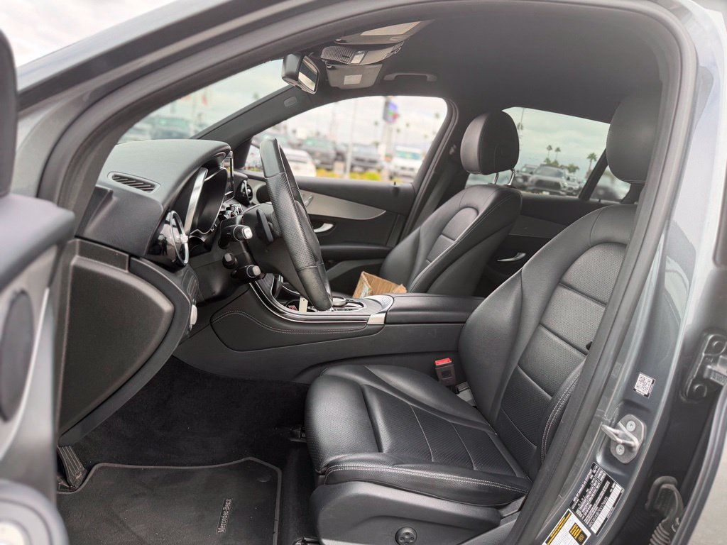 Used 2019 Mercedes-Benz GLC 300 image 5