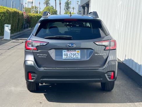 Certified 2022 Subaru Outback Premium image 5