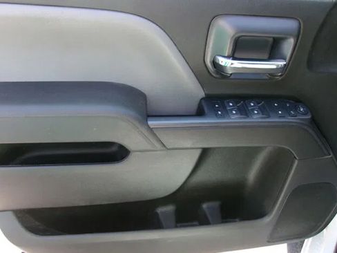 Used 2019 Chevrolet Silverado 2500 W/T AWD/4WD image 12