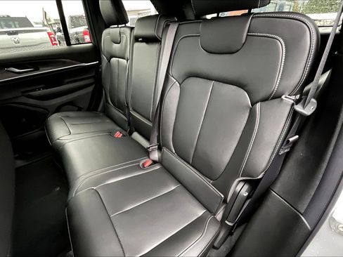 New 2025 Jeep Grand Cherokee Limited w/ Black Appearance Package AWD/4WD image 11