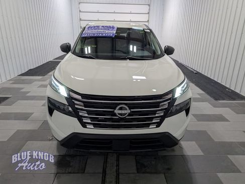 Used 2024 Nissan Rogue S AWD/4WD image 6
