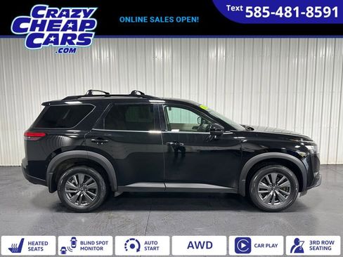 Used 2023 Nissan Pathfinder SV image 1