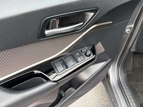 Used 2021 Toyota C-HR Limited FWD image 21