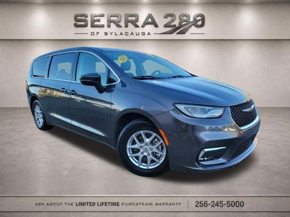 Used 2023 Chrysler Pacifica Touring-L