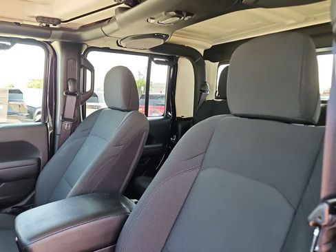 Used 2022 Jeep Gladiator Sport AWD/4WD image 15