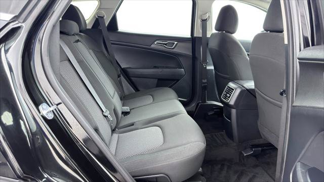 Used 2025 Kia Sportage LX FWD image 19