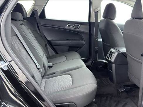 Used 2025 Kia Sportage LX FWD image 19