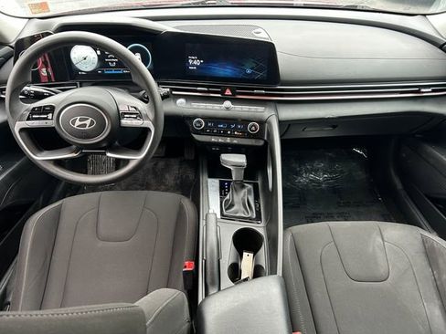 Used 2024 Hyundai Elantra SEL FWD image 28